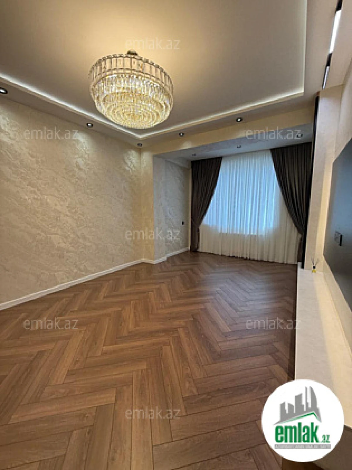 Satılır 3 otaqlı yeni tikili 105 m²