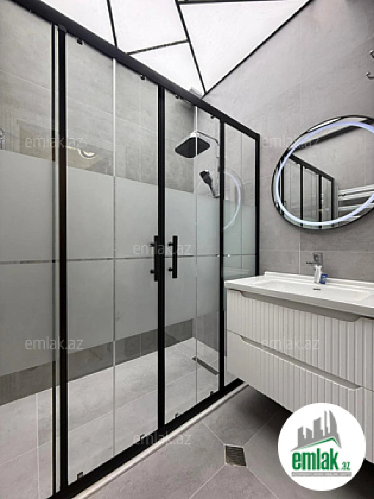 Satılır 3 otaqlı yeni tikili 105 m²