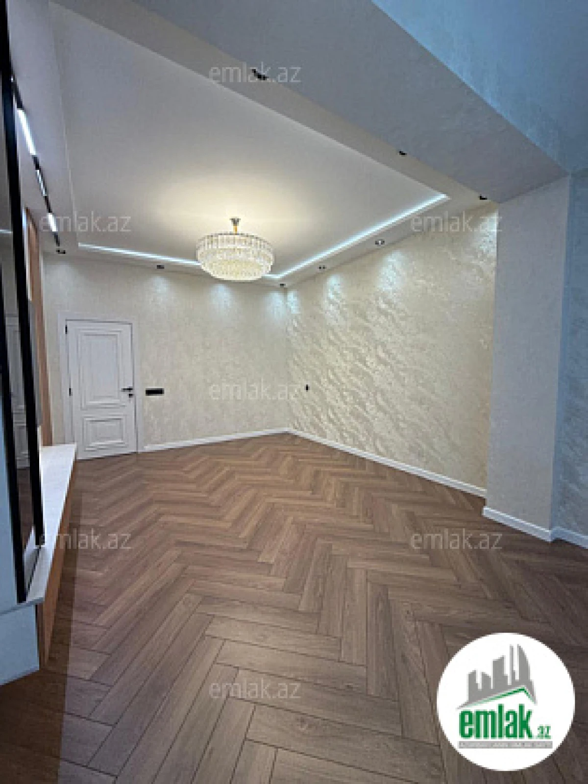 Satılır 3 otaqlı yeni tikili 105 m²
