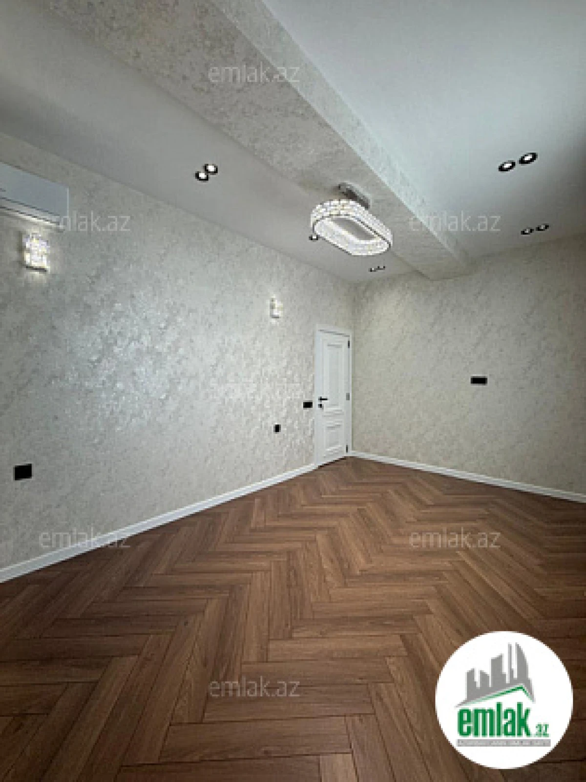 Satılır 3 otaqlı yeni tikili 105 m²