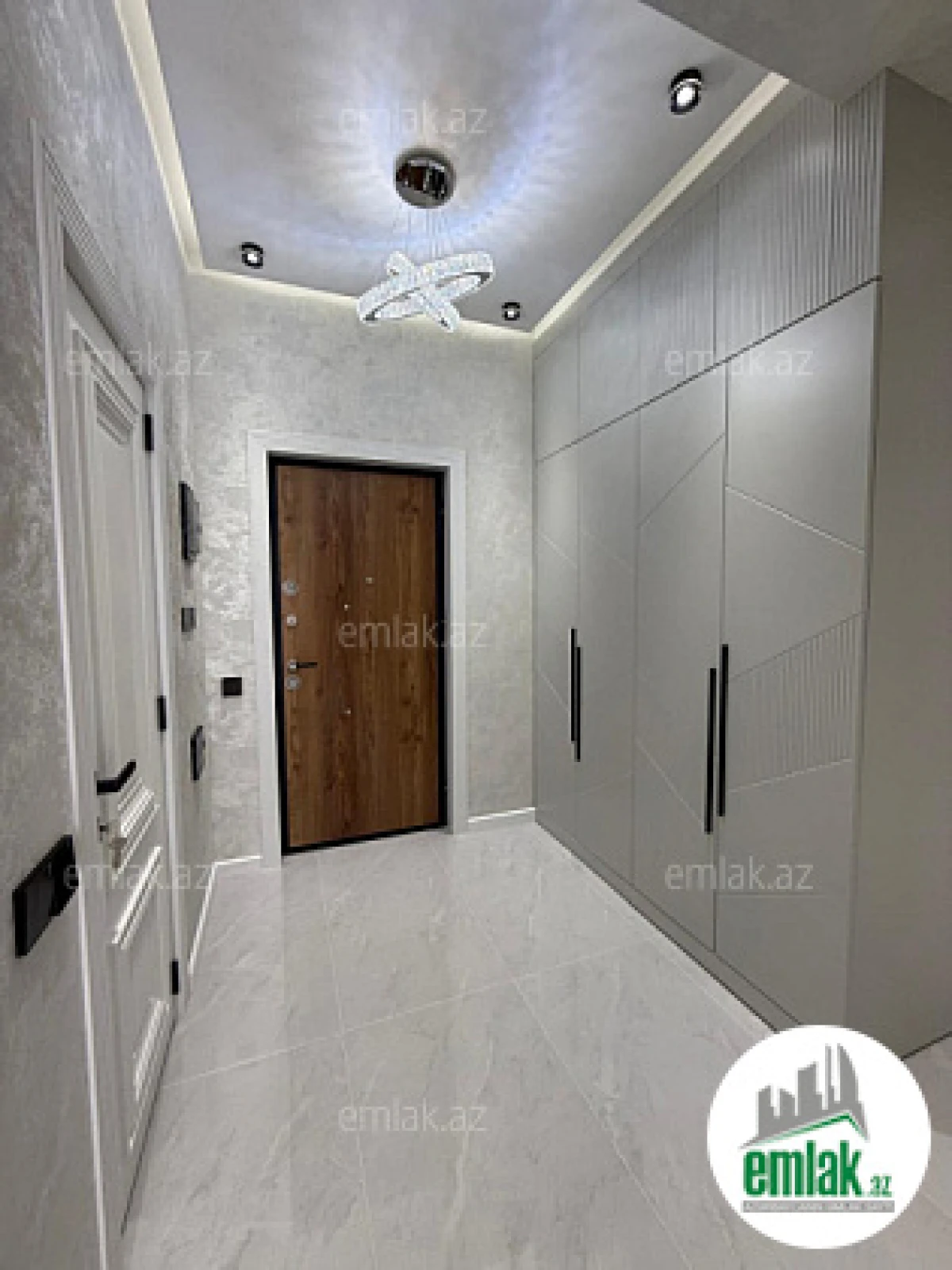 Satılır 3 otaqlı yeni tikili 105 m²