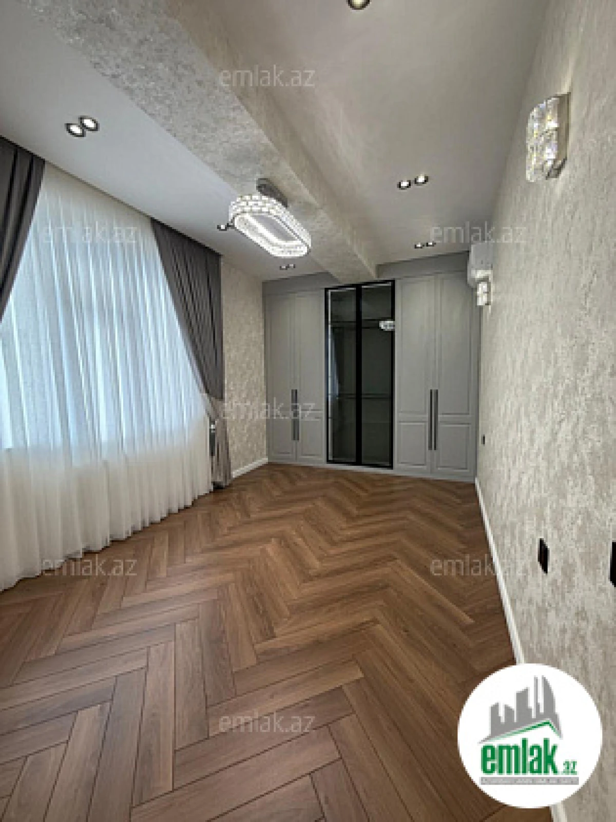 Satılır 3 otaqlı yeni tikili 105 m²