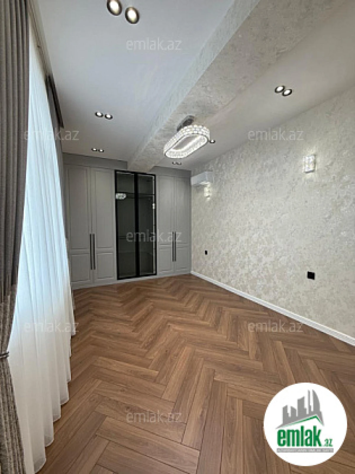 Satılır 3 otaqlı yeni tikili 105 m²