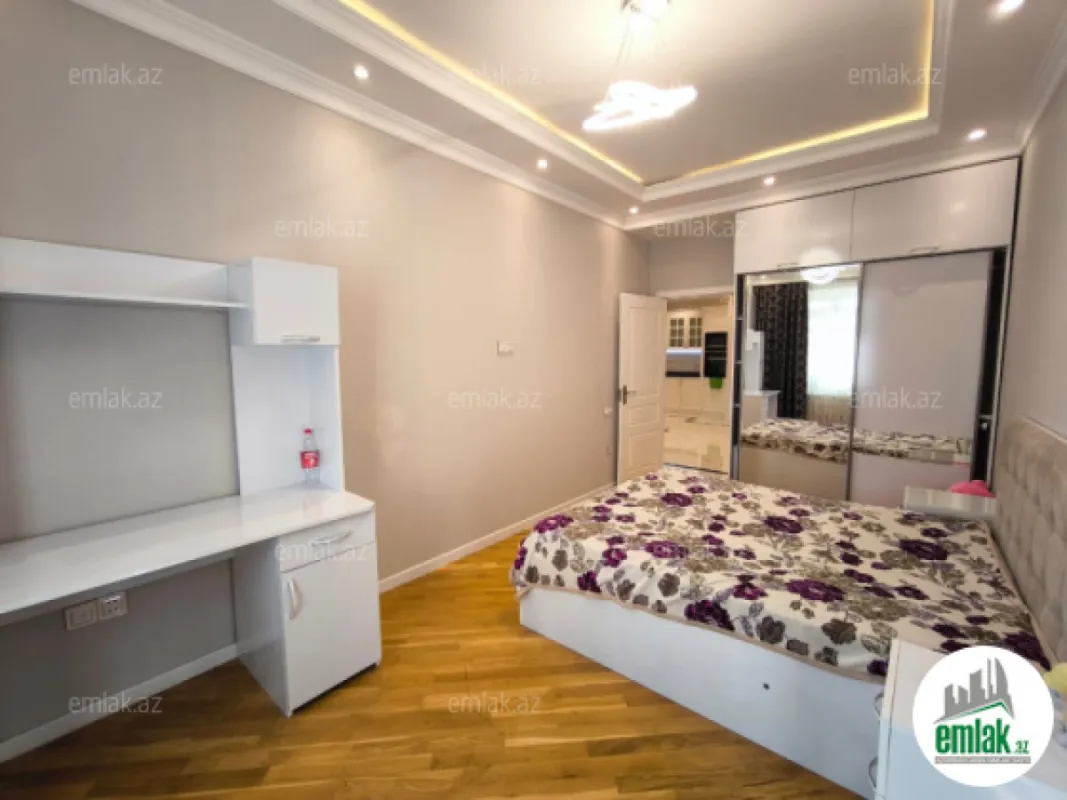 Satılır 4 otaqlı yeni tikili 140 m²