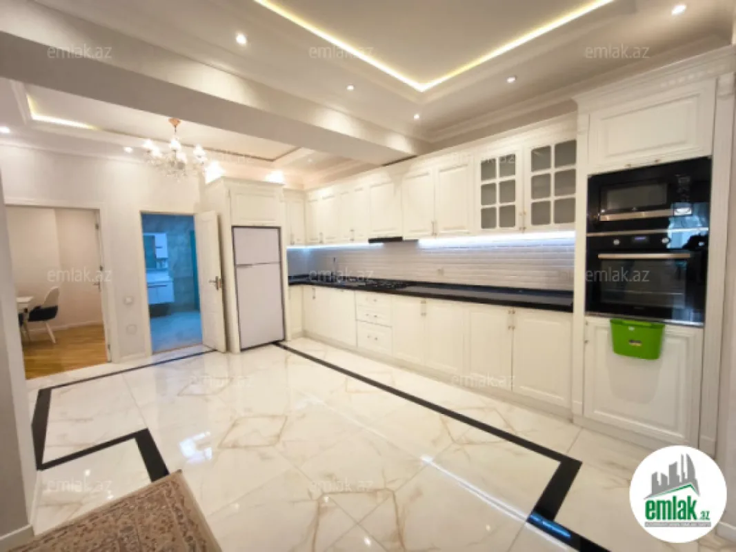 Satılır 4 otaqlı yeni tikili 140 m²