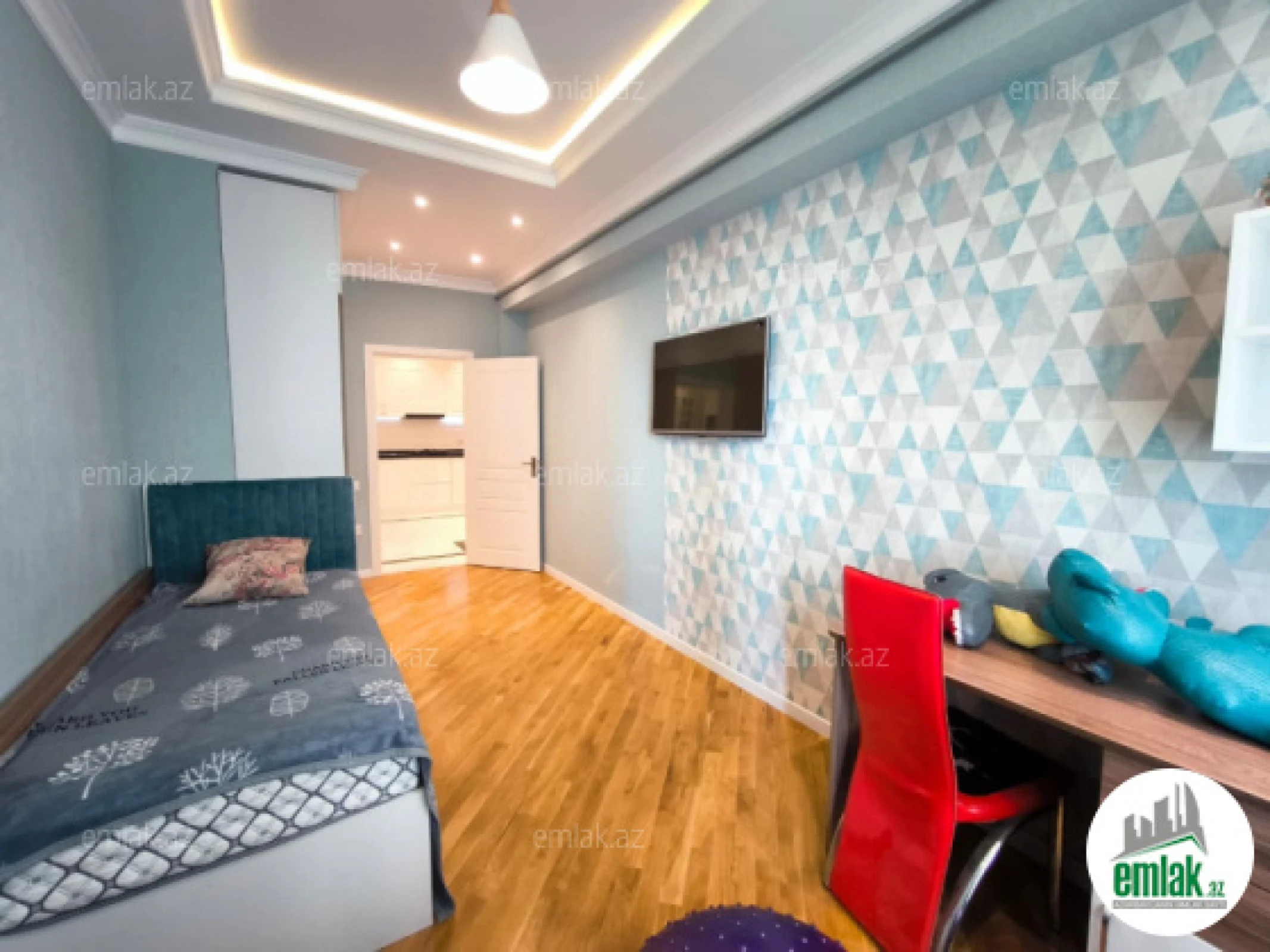 Satılır 4 otaqlı yeni tikili 140 m²