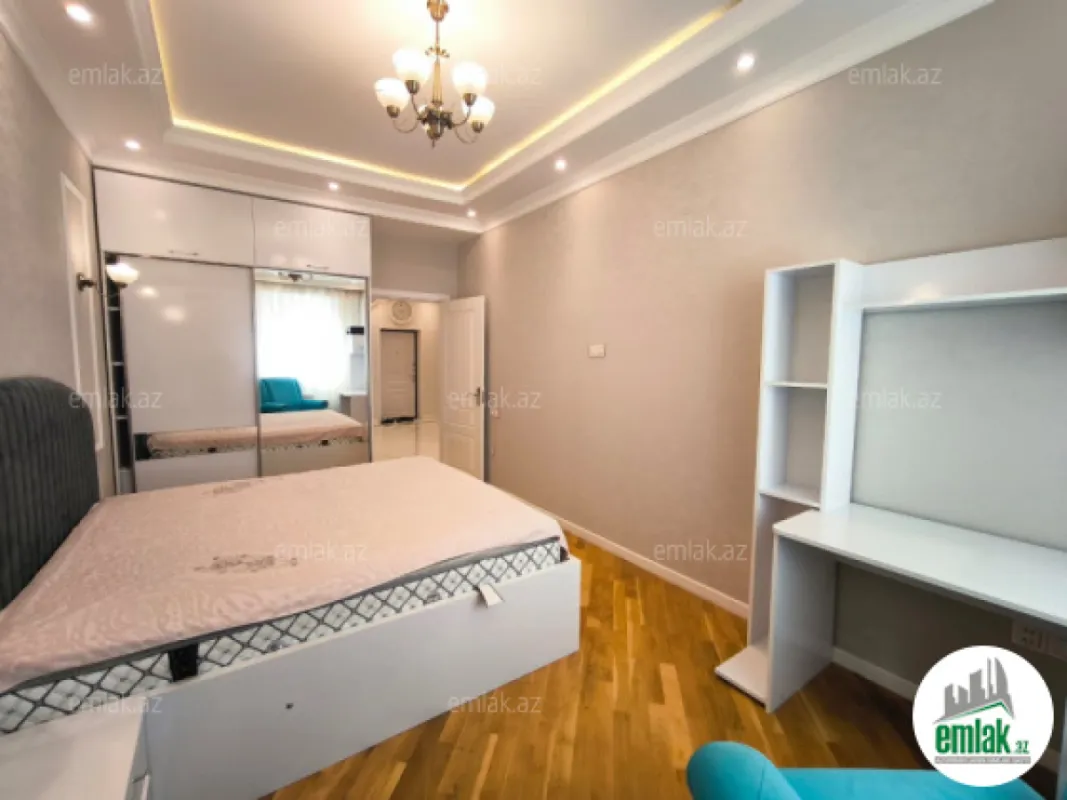 Satılır 4 otaqlı yeni tikili 140 m²