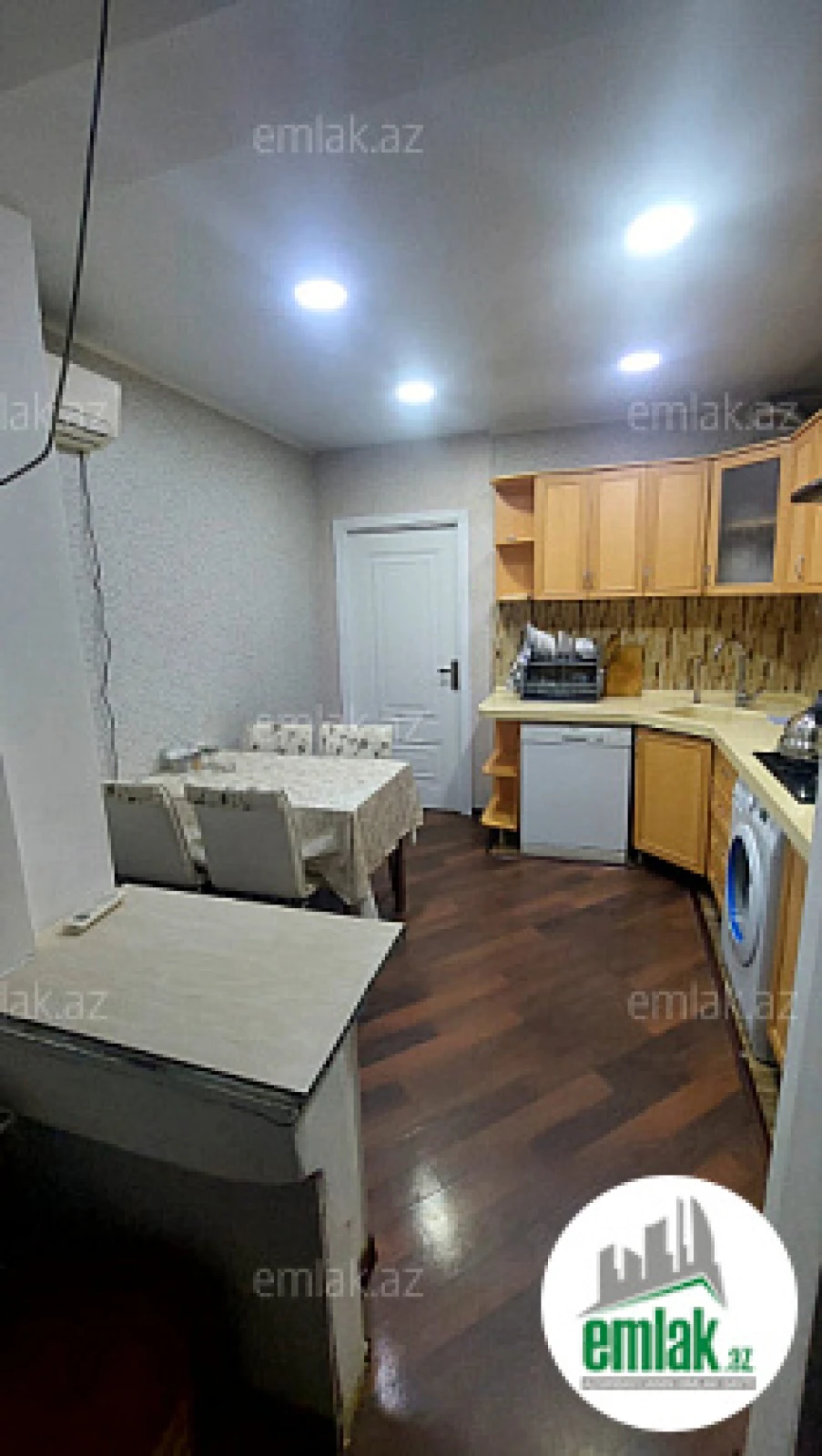 Satılır 3 otaqlı köhnə tikili 75 m²