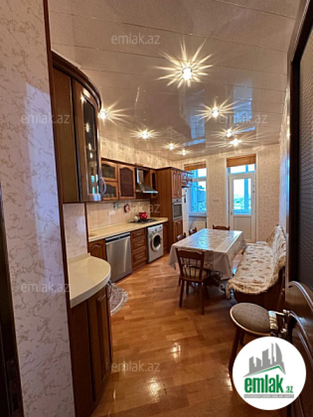 Satılır 2 otaqlı yeni tikili 96 m²