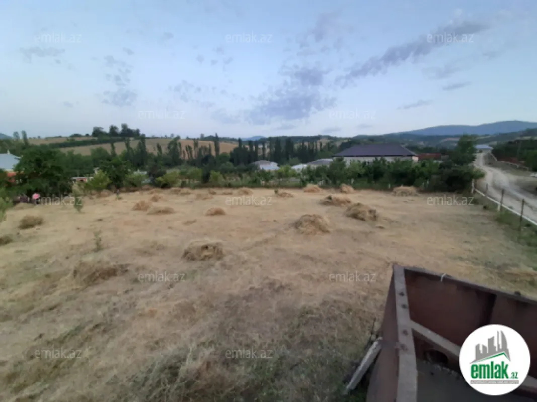 Satılır torpaq sahəsi 12 m²