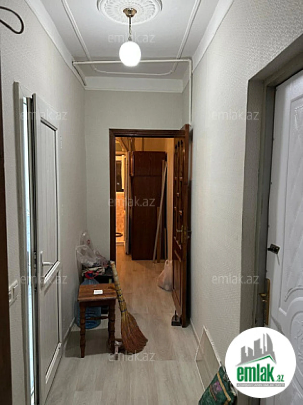 Satılır 2 otaqlı köhnə tikili 40 m²