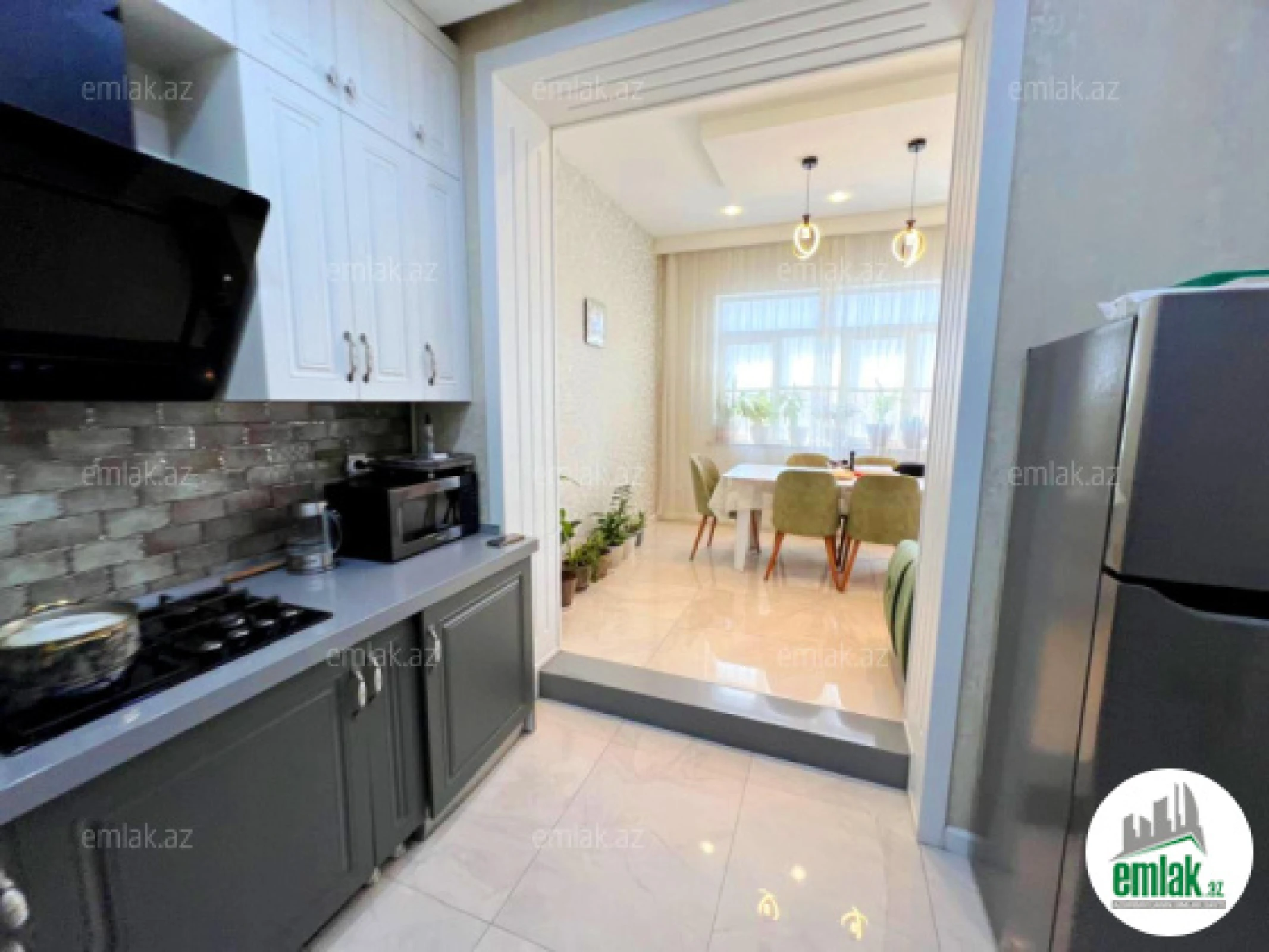 Satılır 3 otaqlı köhnə tikili 90 m²