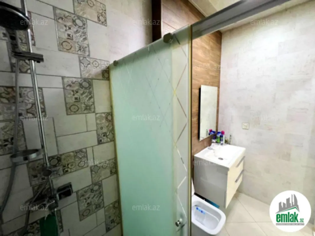 Satılır 3 otaqlı köhnə tikili 90 m²