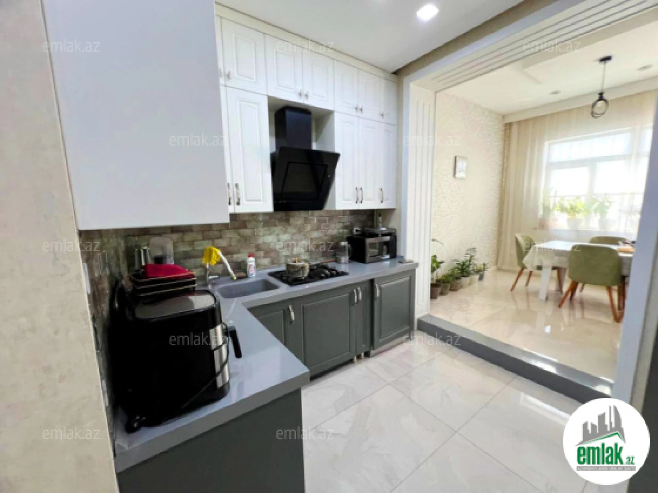 Satılır 3 otaqlı köhnə tikili 90 m²