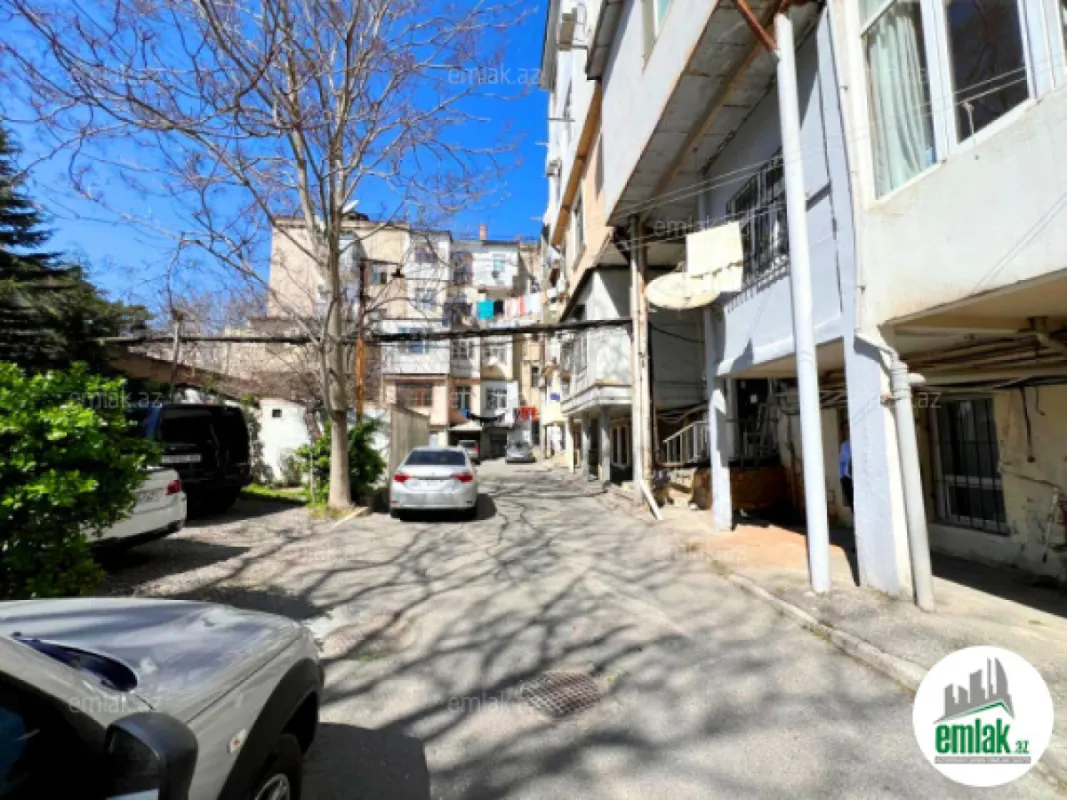 Satılır 3 otaqlı köhnə tikili 90 m²