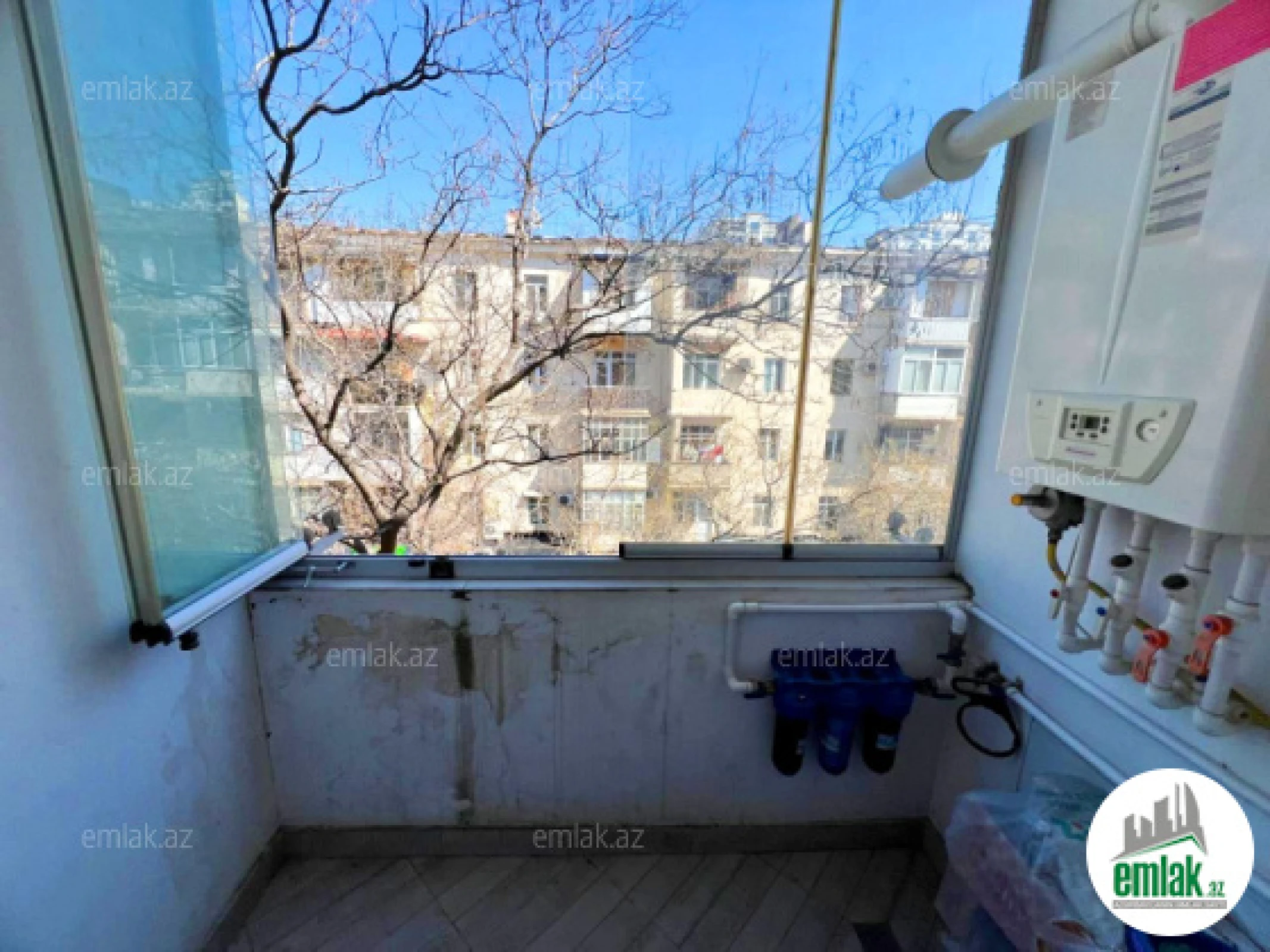 Satılır 3 otaqlı köhnə tikili 90 m²