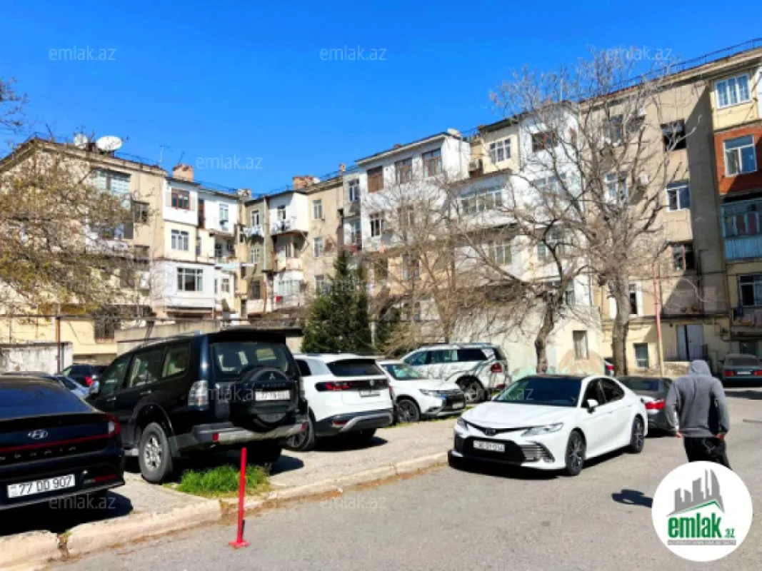Satılır 3 otaqlı köhnə tikili 90 m²