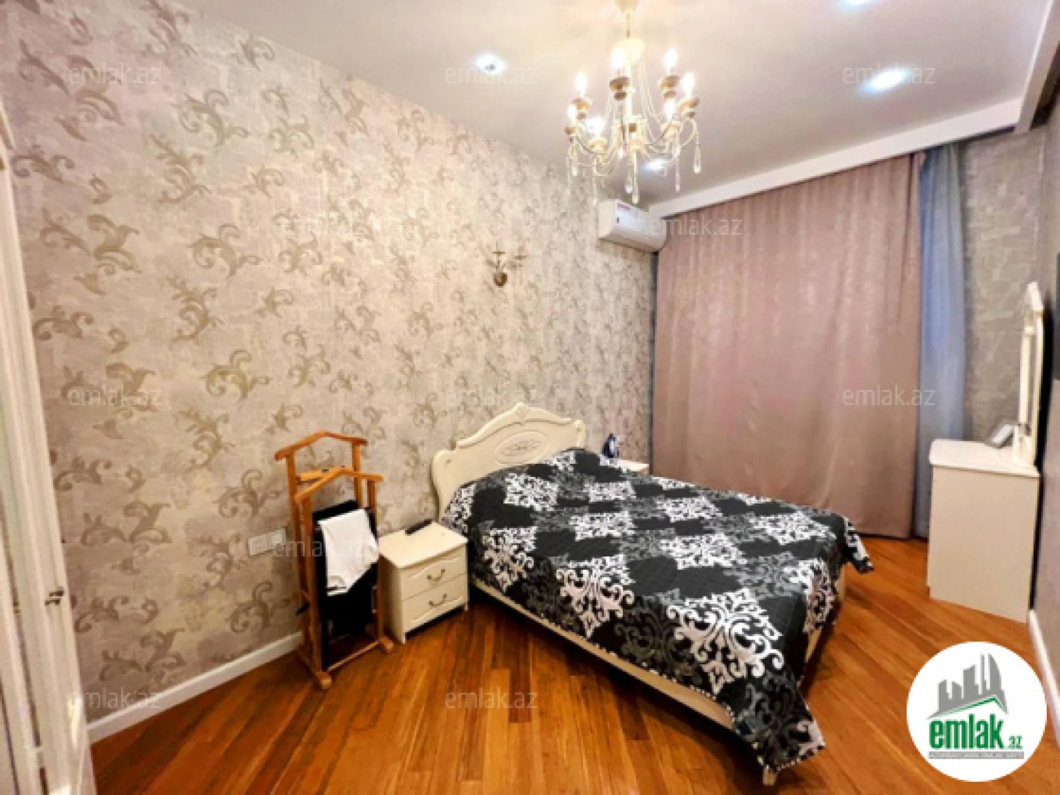 Satılır 3 otaqlı köhnə tikili 90 m²