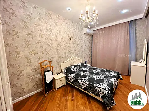 Satılır 3 otaqlı köhnə tikili 90 m²