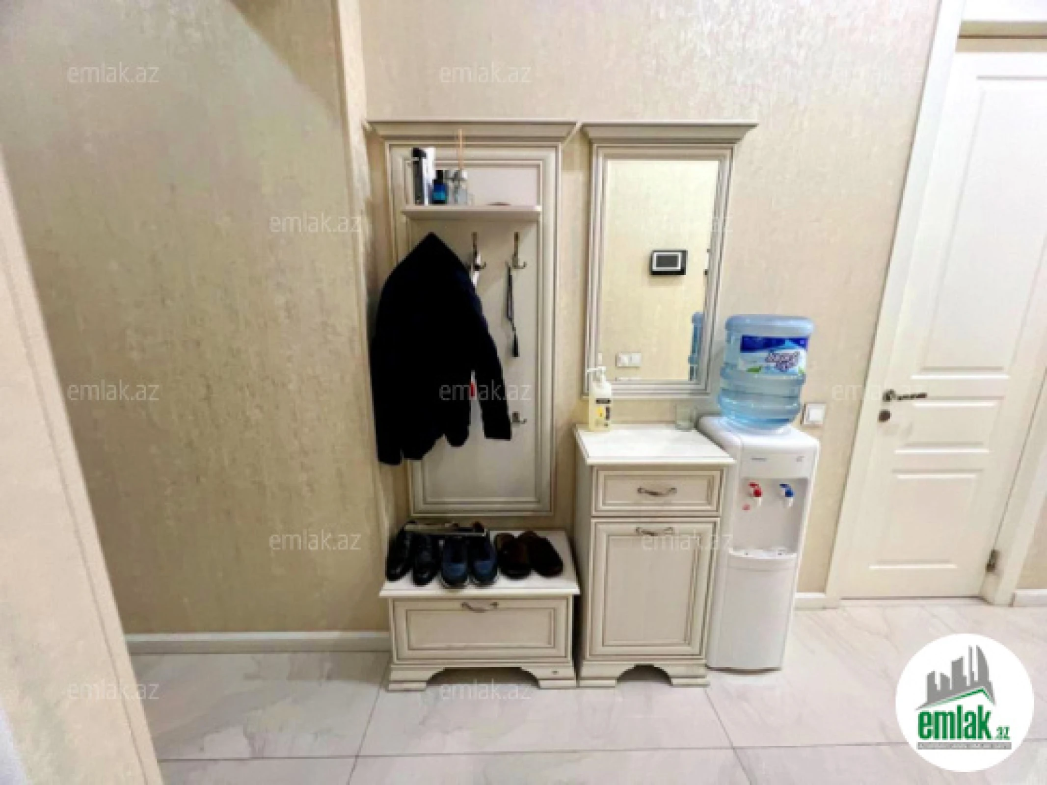 Satılır 3 otaqlı köhnə tikili 90 m²