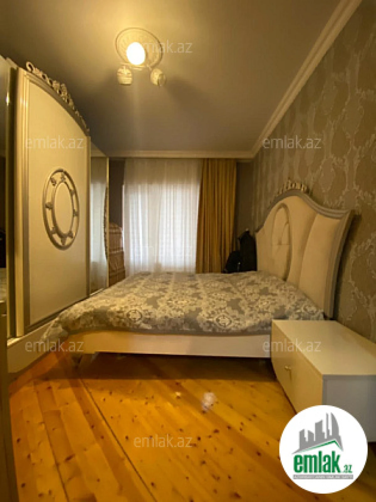 Satılır 2 otaqlı köhnə tikili 60 m²