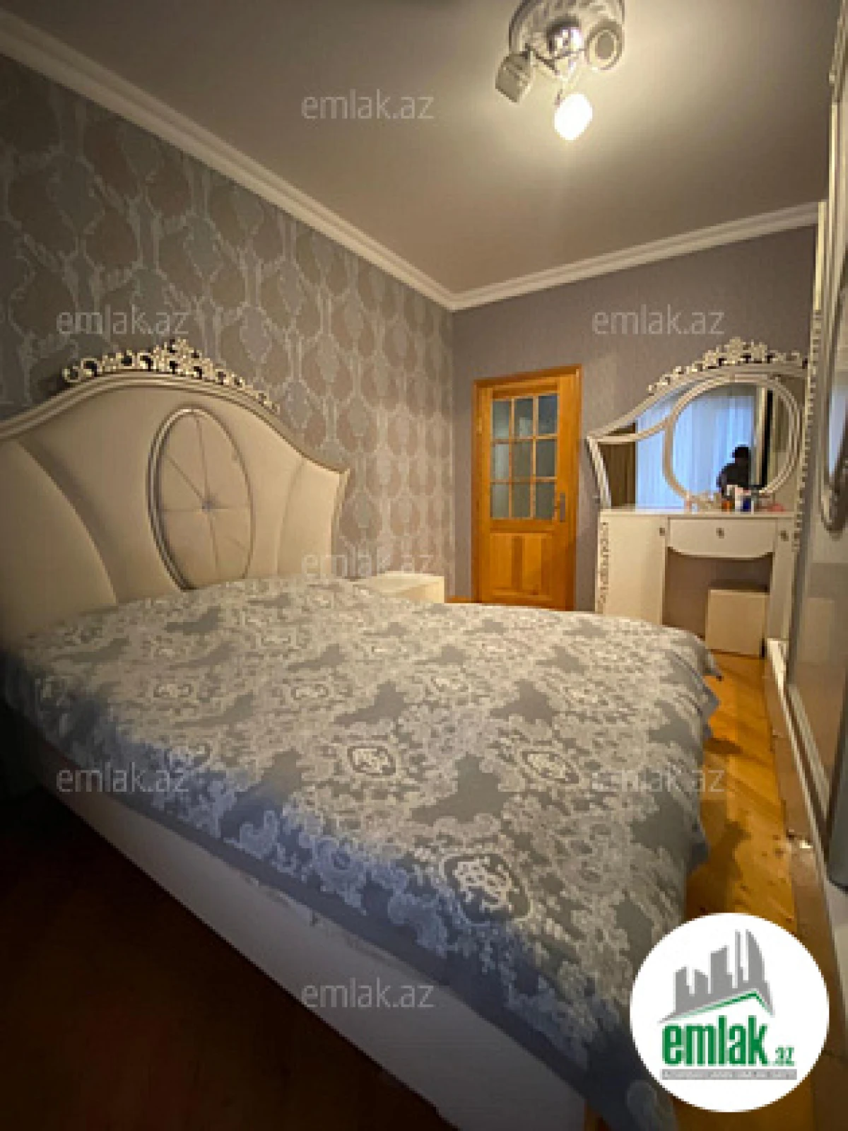 Satılır 2 otaqlı köhnə tikili 60 m²