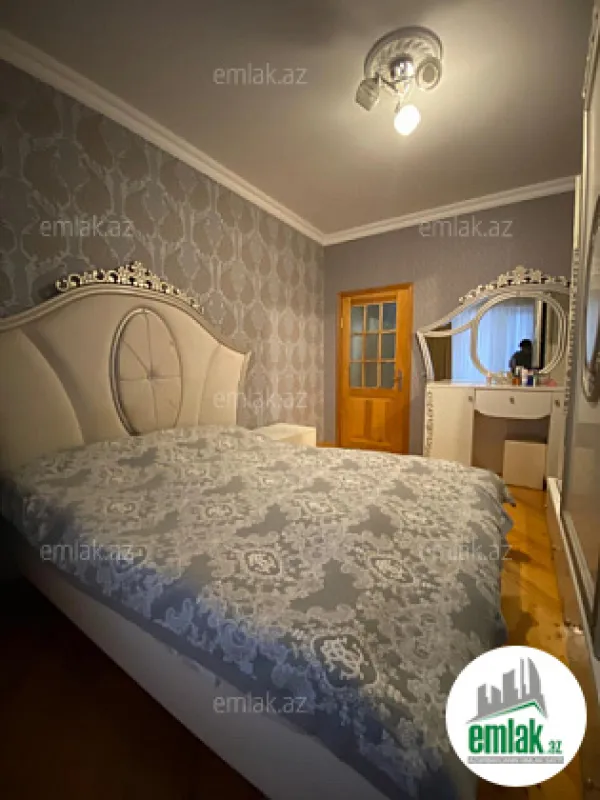 Satılır 2 otaqlı köhnə tikili 60 m²
