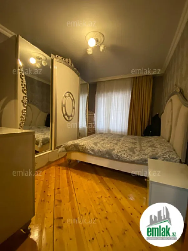 Satılır 2 otaqlı köhnə tikili 60 m²