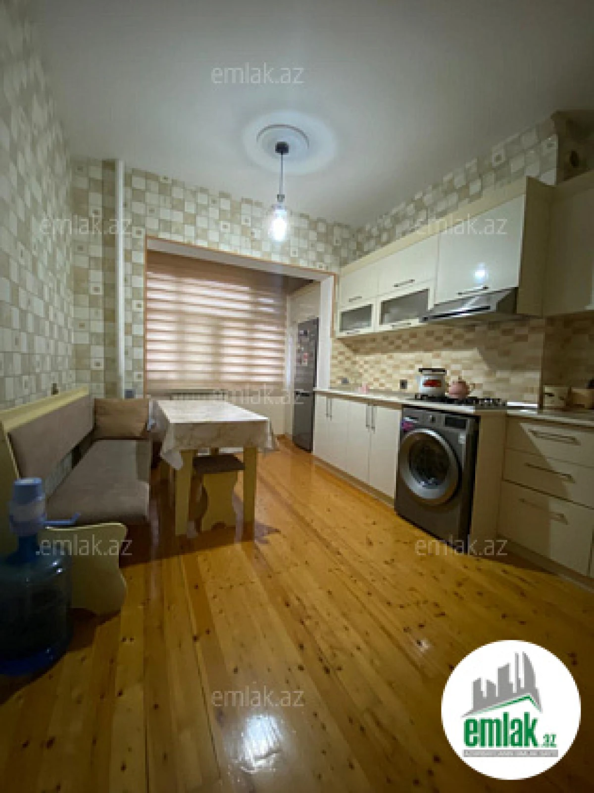 Satılır 2 otaqlı köhnə tikili 60 m²
