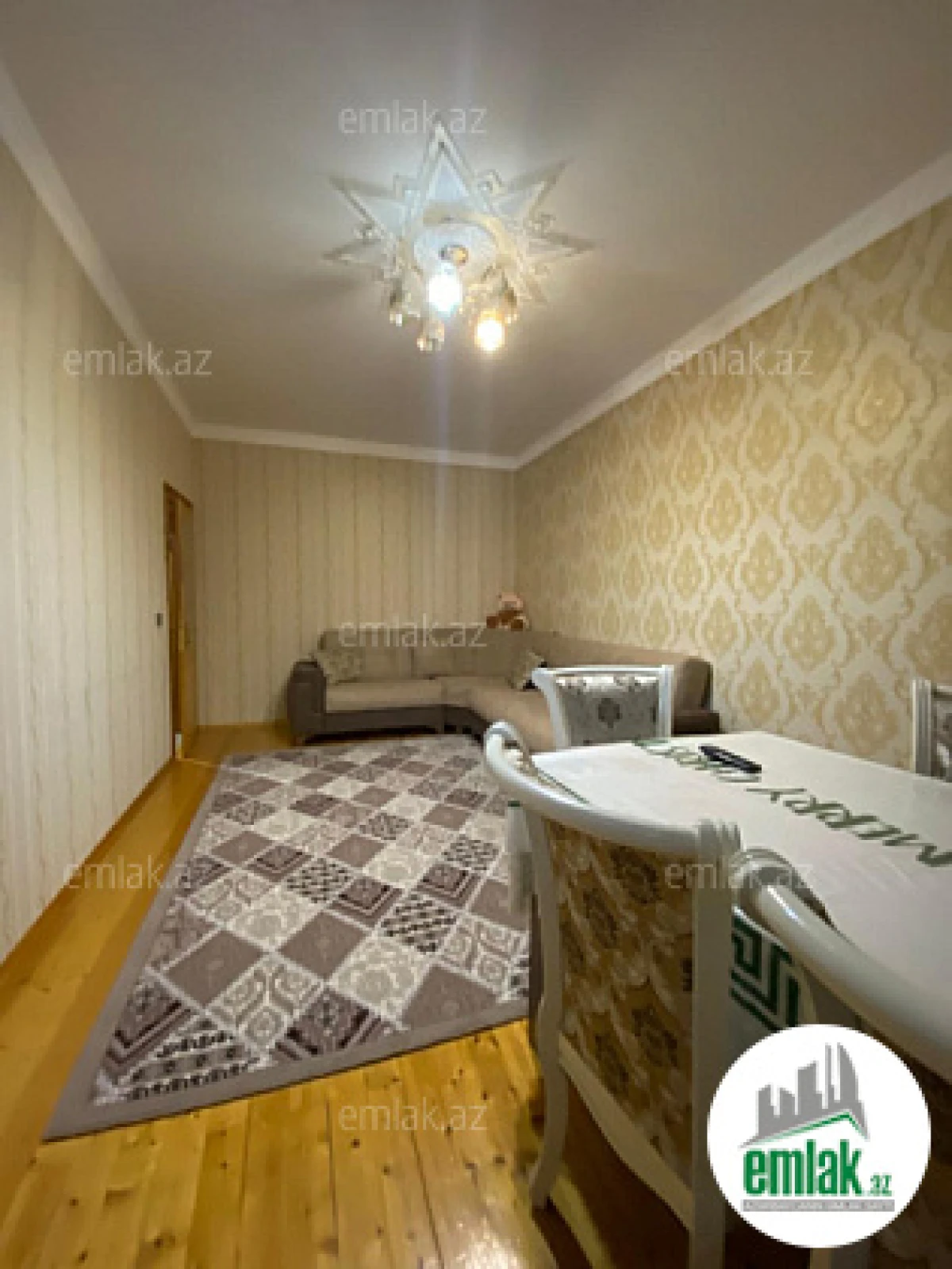 Satılır 2 otaqlı köhnə tikili 60 m²