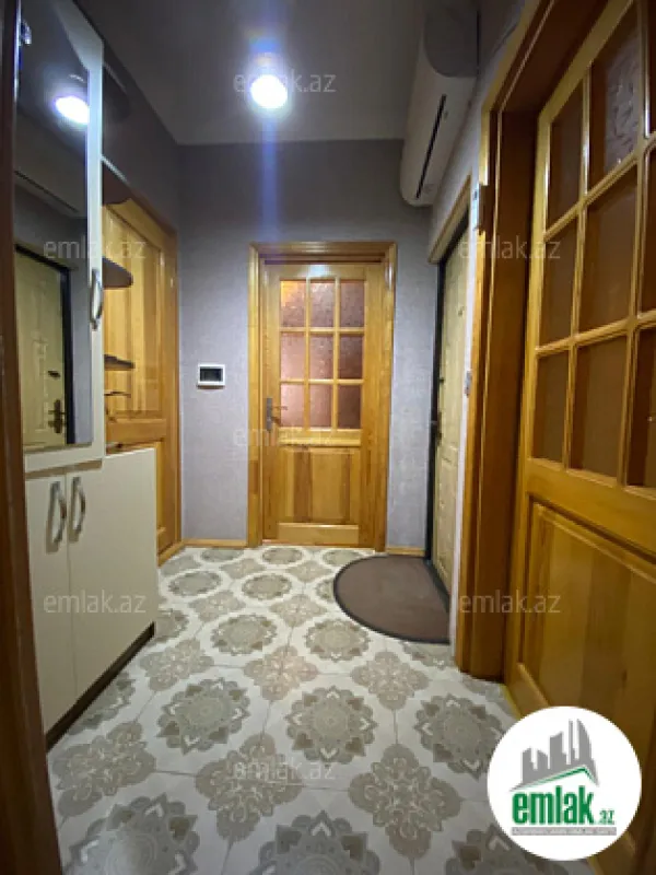 Satılır 2 otaqlı köhnə tikili 60 m²