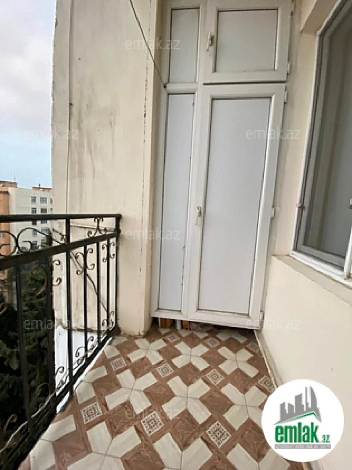 Satılır 2 otaqlı köhnə tikili 60 m²