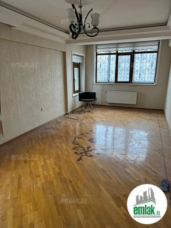 Satılır 2 otaqlı köhnə tikili 75 m²