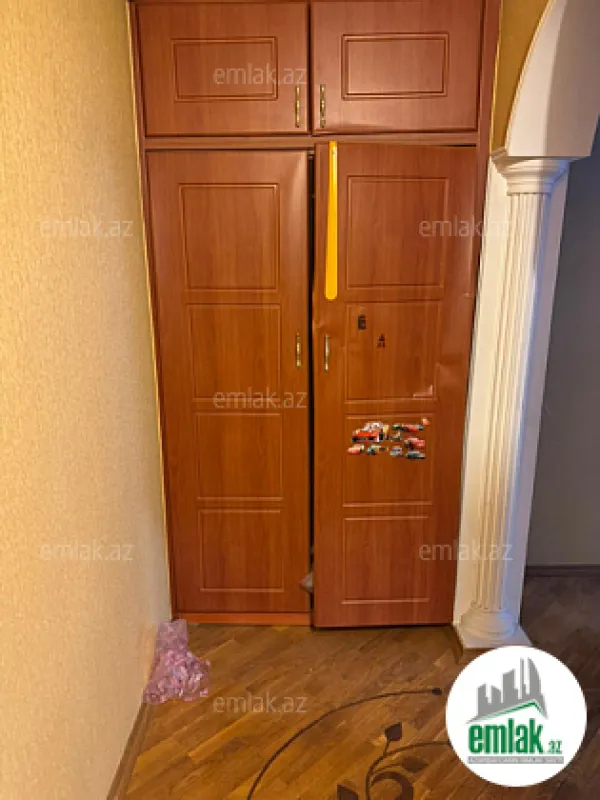 Satılır 2 otaqlı köhnə tikili 75 m²