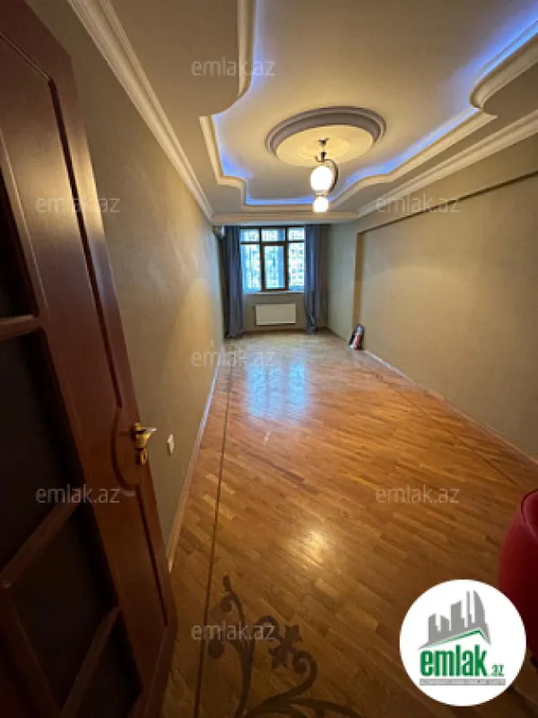 Satılır 2 otaqlı köhnə tikili 75 m²