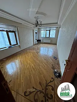 Satılır 2 otaqlı köhnə tikili 75 m² — Bakı, Xətai m/s yanı 2 otaq 75.00 m²