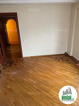 Satılır 2 otaqlı köhnə tikili 75 m²