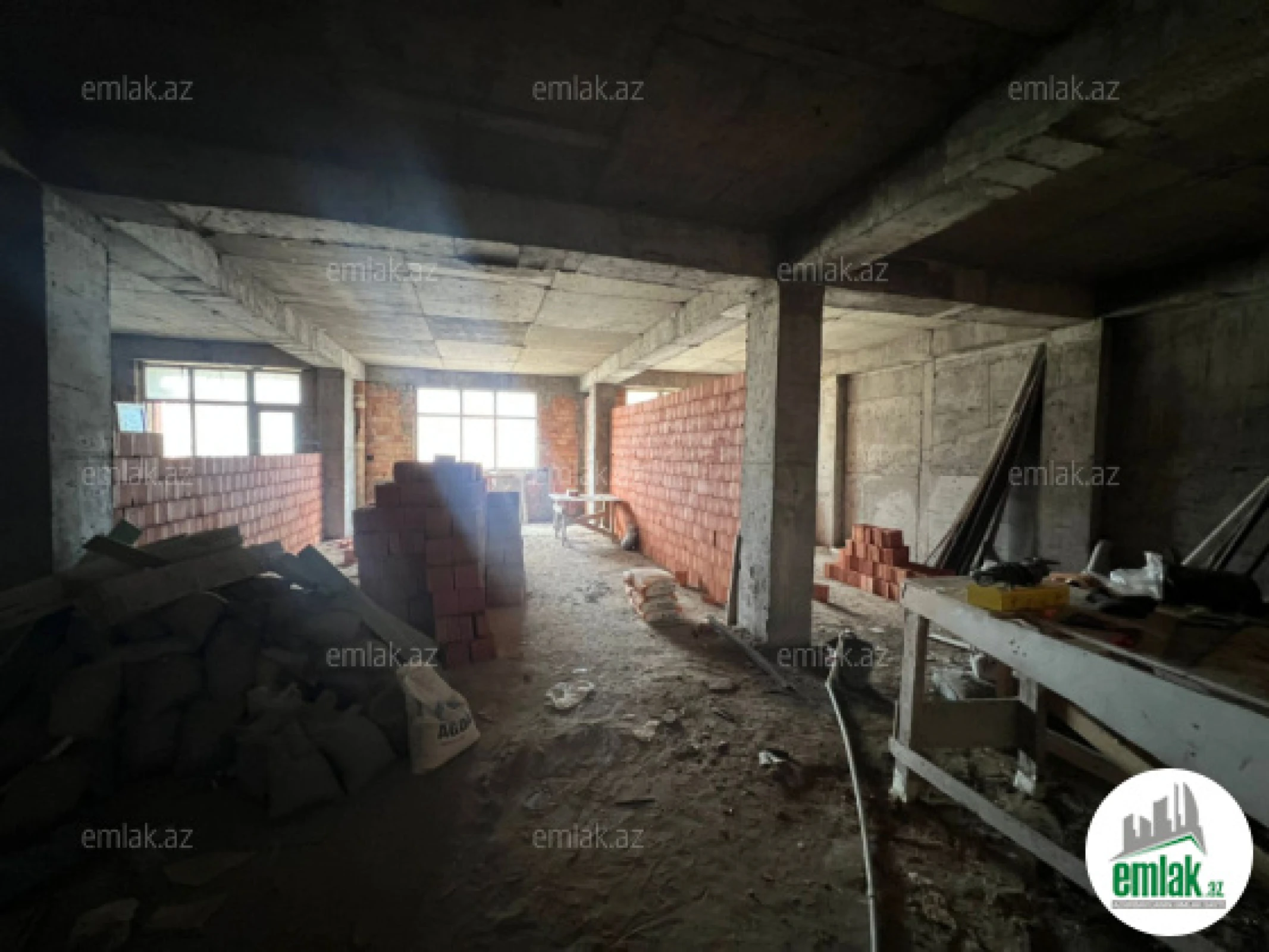 Satılır 4 otaqlı yeni tikili 250 m²