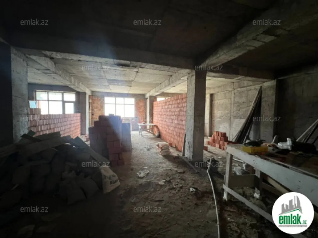 Satılır 4 otaqlı yeni tikili 250 m²