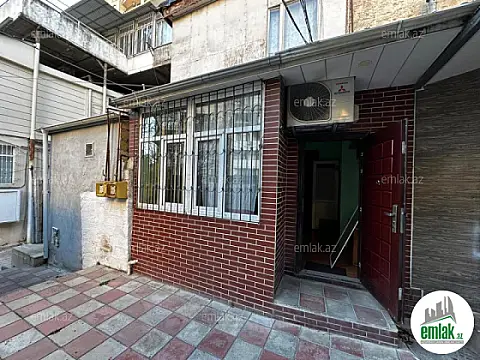 Satılır 1 otaqlı köhnə tikili 40 m²