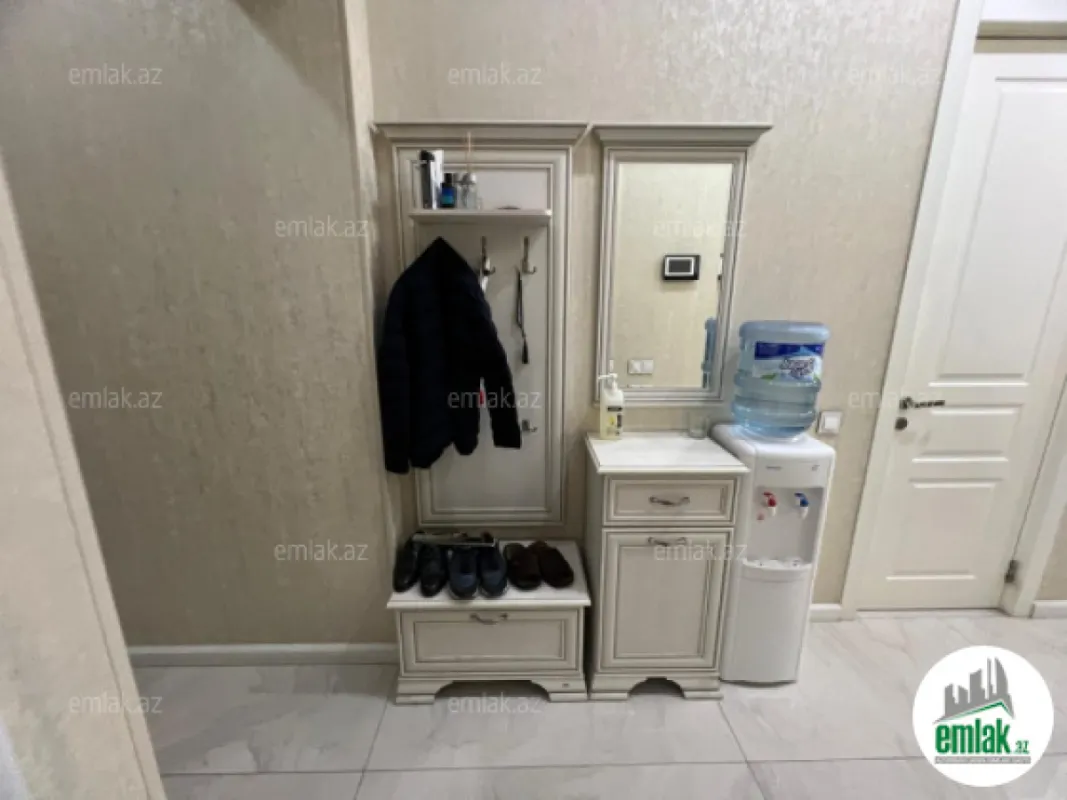 Satılır 3 otaqlı köhnə tikili 90 m²