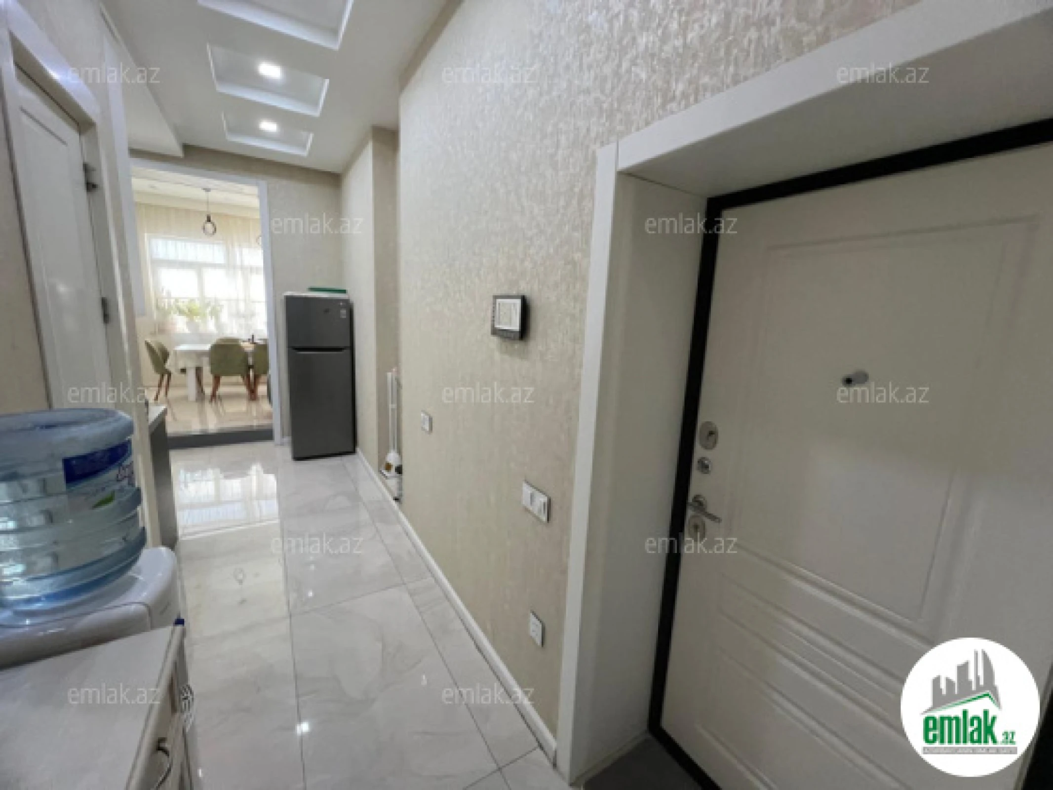 Satılır 3 otaqlı köhnə tikili 90 m²