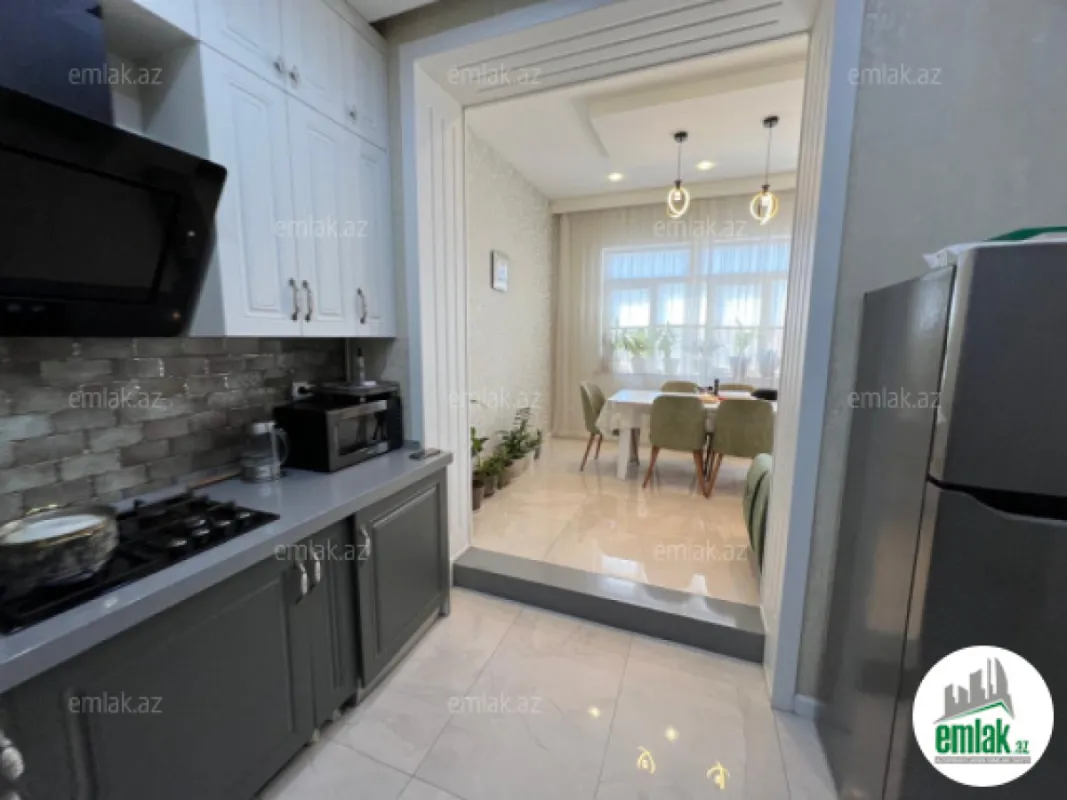 Satılır 3 otaqlı köhnə tikili 90 m²