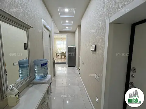 Satılır 3 otaqlı köhnə tikili 90 m²