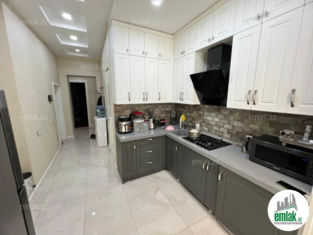 Satılır 3 otaqlı köhnə tikili 90 m²