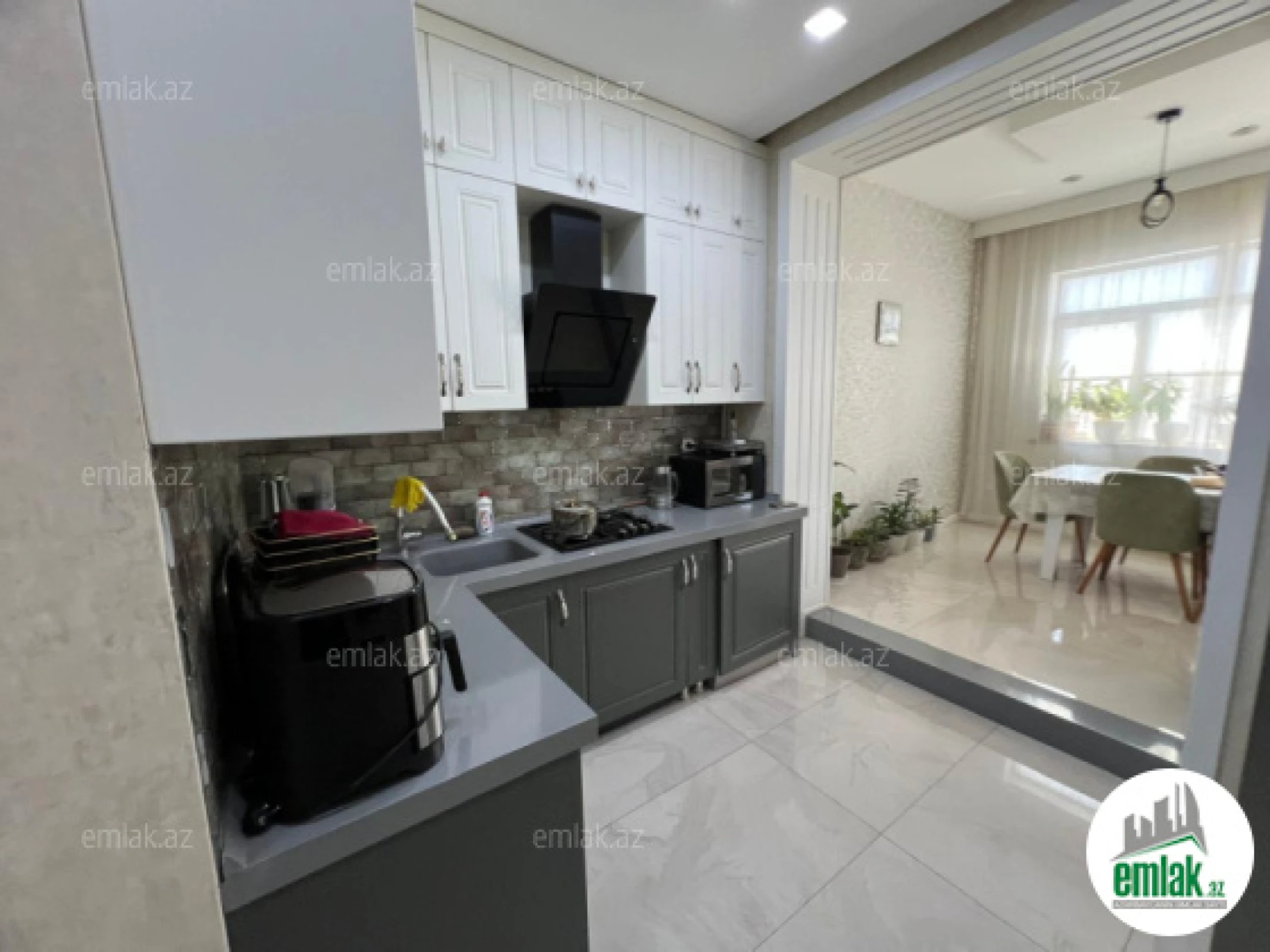 Satılır 3 otaqlı köhnə tikili 90 m²