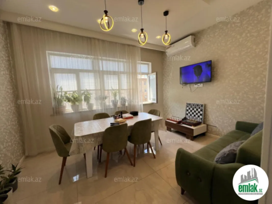 Satılır 3 otaqlı köhnə tikili 90 m²