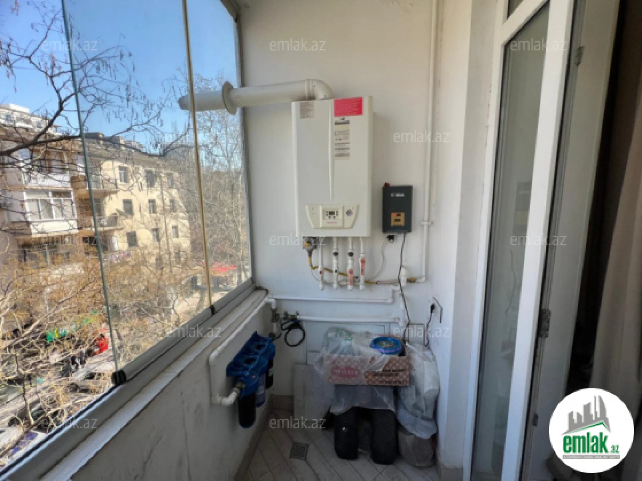 Satılır 3 otaqlı köhnə tikili 90 m²