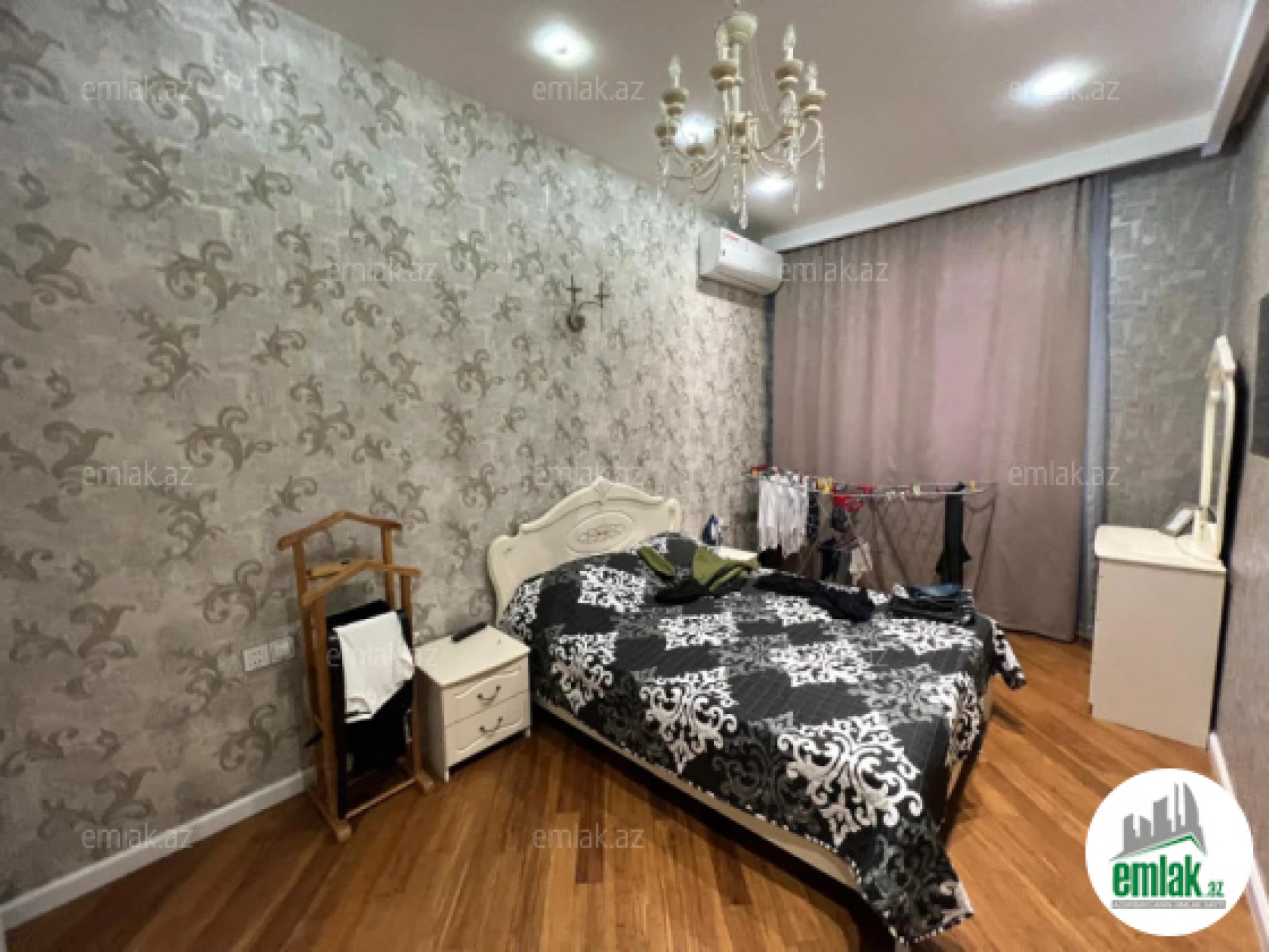 Satılır 3 otaqlı köhnə tikili 90 m²