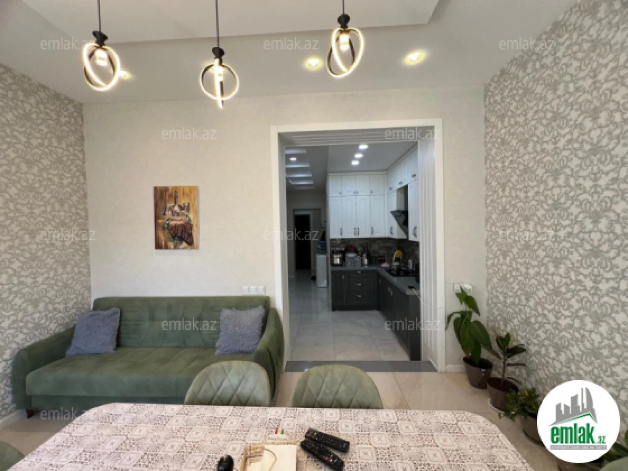 Satılır 3 otaqlı köhnə tikili 90 m²